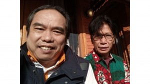 Pak Gun, Kesederhanaan Guru Besar dan Sang Khatib