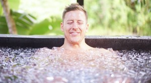 Mengenal Terapi Berendam Air Dingin yang Kini Jadi Tren di Medsos