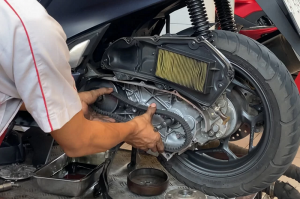 Jangan Sampai Terlewat, Berikut Waktu yang Tepat untuk Membersihkan CVT Motor Matic!