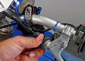 Ciri-ciri Kabel Kopling Motor Hampir Putus, Jangan Disepelekan!