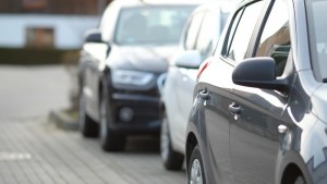 Cara Parkir Mobil Matic yang Benar agar Girboks Tidak Rusak