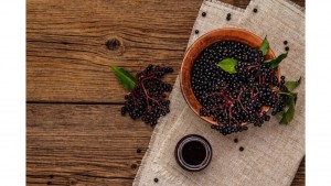 Manfaat Jus Buah Beri Bantu Turunkan Berat Badan