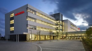 Honda Rilis Baterai Motor Listrik Terbaru 2025: Teknologi Solid State Fast Charging Pertama di Jepang