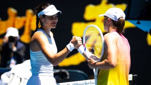 Emma Raducanu Diplonco Iga Swiatek di Babak Ketiga AO Dengan Score 6-1, 6-0