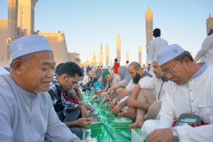 Arab Saudi Terapkan Menu Iftar Rendah Kalori di Masjidil Haram