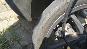 Penyebab Ban Motor Cepat Aus atau Botak yang Harus Kamu Tahu!