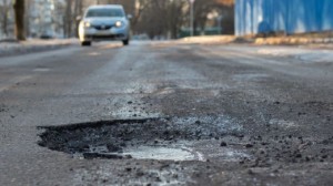 Ilmuwan Dunia Temukan Cara Memperbaiki Jalan Berlubang tanpa Campur Tangan Manusia