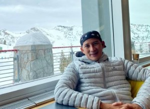 Kesel Anggaran Dibuang-buang, Sandiaga Uno Contohkan Naik Kelas Ekonomi saat jadi Menteri