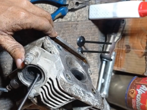 Kompresi Motor Matic Bocor Bisa Jadi Ciri-ciri Motor Matic Harus Skir Klep