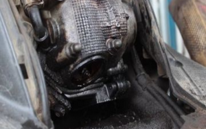 Ciri-ciri dan Cara Mengatasi Paking Blok Mesin Sepeda Motor yang Bocor