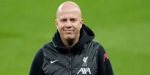 Arne Slot Incar Bek Monster Prancis untuk Gantikan Van Dijk di Liverpool