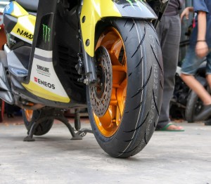 Kelebihan dan Kekurangan dari Ban Soft Compound Sepeda Motor untuk Penggunaan Harian