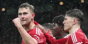 Maguire Jadi Pahlawan, Manchester United Menang Dramatis 3-2 atas Ipswich dengan 10 Pemain