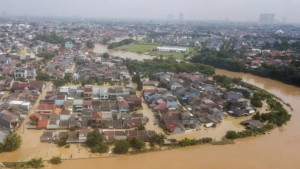 3 Meter Air Mengepung! Bekasi Lumpuh Total, Wali Kota: 'Limpasan Luar Biasa'