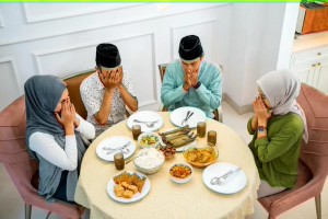 Pola Makan Tepat selama Puasa Ramadhan Agar Nutrisi Terpenuhi