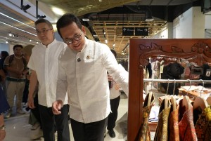 Menteri Perdagangan Busan Promosikan Program BINA Lebaran di Sarinah untuk Dukung UMKM Indonesia