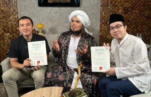 Richard Lee Masuk Islam Usai Baca Surat Al-Baqarah Ayat 155-157