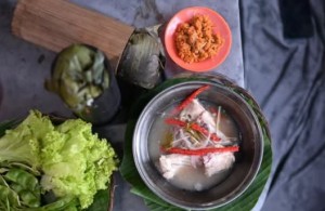 Nikmatnya Nasi Buluoh Ikan Masak Singgang, Buka Puasa jadi Penuh Selera