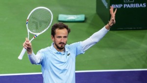 Medvedev Susah Payah Kalahkan Arthur Fils di Perempat Final BNP Paribas, Setelah Menang Teriak Sepuas Puasnya