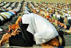 Hukum Salat Id Menurut Mazhab Maliki dan Syafii Sunnah Muakkadah, Mazhab Hanafi Wajib Ain