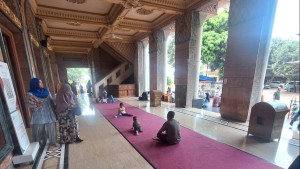 Masjid Al-Fairus Pekalongan Buka 24 Jam, Siapkan Layanan Pijat hingga Cek Kesehatan Gratis