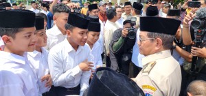 Pramono Beri Beasiswa ke Santri Gontor, IKPM Jakarta: Bentuk Kepedulian Pemprov pada Ulama dan Pesantren