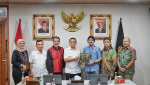 Menteri Kebudayaan Apresiasi Komitmen Pelestarian Lengger Sebagai Upaya Pemajuan Kebudayaan