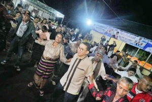 Menbud Fadli Zon Terpesona Budaya Adonara, Ajak Dunia Kenal Tradisi Indonesia