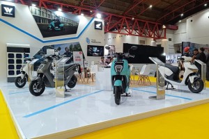 AHM Tampilkan Deretan Motor Listrik Terbaru di PEVS 2025
