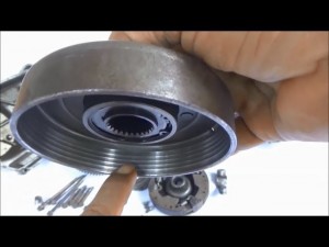 Bukan Cuman Gredek, Ini Ciri-ciri Lainnya Saat Mangkok Kampas Ganda Motor Matic Minta Ganti