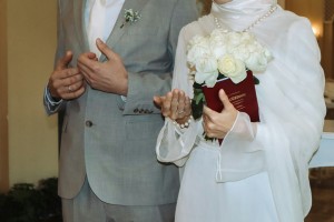 Kenapa Sebaiknya Tak Memberikan Mahar Seperangkat Alat Shalat? Ini Penjelasannya