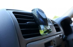 Bener Nggak Sih Parfum Mobil Justru Bikin Kabin Jadi Bau Kecut? Begini Penjelasannya