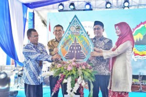 Menbud Fadli Zon Ungkap Alasan Pentingnya Kain Tradisional di Era Modern