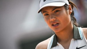 Emma Raducanu Lolos di Babak Pertama Roland Garros, di Babak Kedua Bakal Bertempur Lawan Iga Swiatek