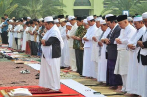 Panduan Lengkap Shalat Idul Adha: Niat, Bacaan di Antara Takbir hingga Salam