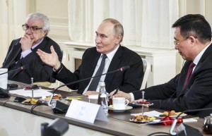 Putin Tawarkan Jalur Damai Iran dan Israel, Ini Syaratnya