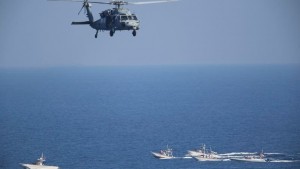 Iran Pertimbangkan Tutup Selat Hormuz Usai Serangan AS, Dunia Waspada