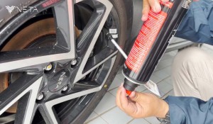 Tips Gunakan Tire Repair Kits di Mobil Listrik NETA