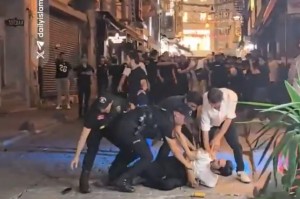 Istanbul Ricuh Gegara Majalah LeMan Muat Karikatur Nabi Muhammad SAW