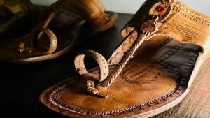 Prada Dituntut Ganti Rugi, Buntut Tudingan Menjiplak Sandal Tradisional India