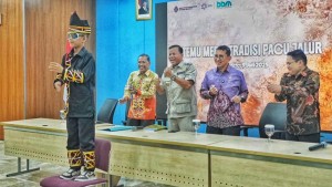 Tradisi Pacu Jalur, Menteri Kebudayaan Dorong Warisan Budaya Takbenda Asli Indonesia Ini Mendunia