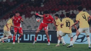 Lemparan Roket Robi Darwis Bikin Panik, Filipina U23 Cetak Gol Bunuh Diri! Skor 1-0 untuk Indonesia