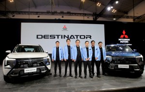 Mitsubishi Destinator Resmi Mejeng di GIIAS 2025, Ini Harga dan Fitur Unggulannya