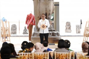 Fadli Zon Tegaskan Kebaya Bercerita sebagai Warisan Budaya di Hari Kebaya Nasional 2025