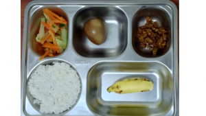 Heboh Temuan Baki Makanan Program MBG Diduga Mengandung Minyak Babi