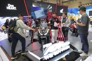 Honda ADV160 Jadi Primadona di IMOS 2025, Terjual 106 Unit dalam 5 Hari