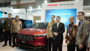 Honda Bandung Center Pamerkan Mobil Hybrid Unggulan di GIIAS Bandung 2025, Ada Grand Prize Motor Honda BeAT!
