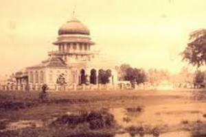 Istana Aceh 1640-an di Bawah Safiyyat al-Din Syah: Ulama, Ratu, dan Api Perdebatan