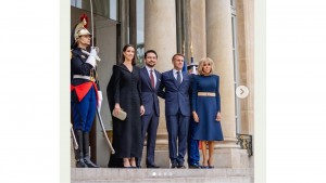 Putri Rajwa Al-Hussein Tampil dengan Desainer Arab Saudi di Paris