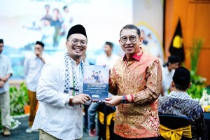 Menbud Fadli Zon Ajak Santri Gunakan Film sebagai Alat Diplomasi Budaya Indonesia